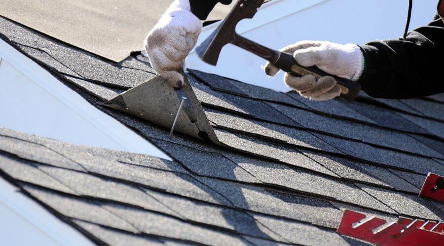 Professional gutter cleaning in Kenton, OH